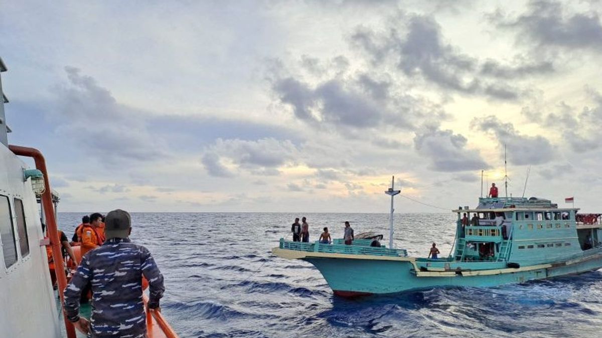 Tim SAR Temukan Kapal KM Dua Putra Raya yang Mati Mesin di Malut