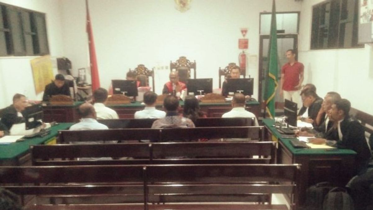 الوصي السابق على KKT Maluku ليكون شاهدا 2 قضية فساد ، فحص كيجاري لمدة 5 ساعات