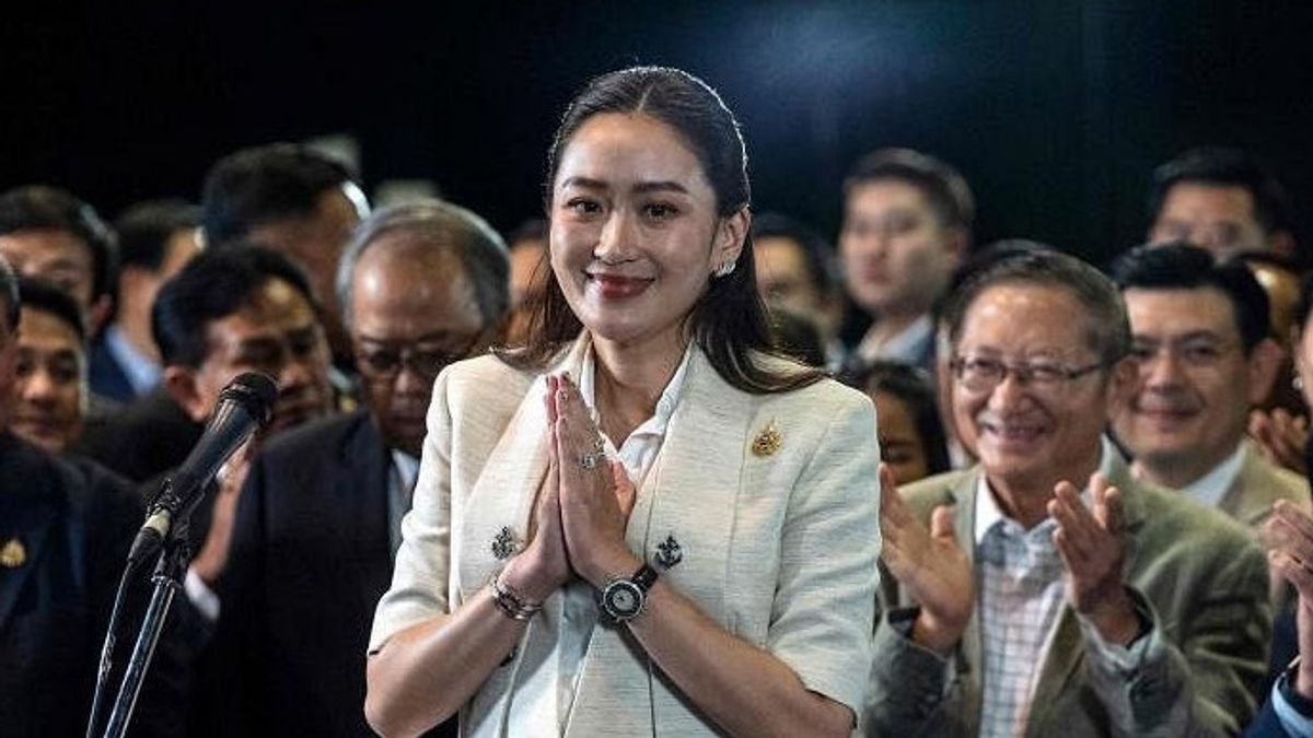 正当!タイ国王はパエトンタルンを首相に迎える