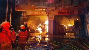 Great Fire Hits Springbed Baku Material Warehouse In Bekasi