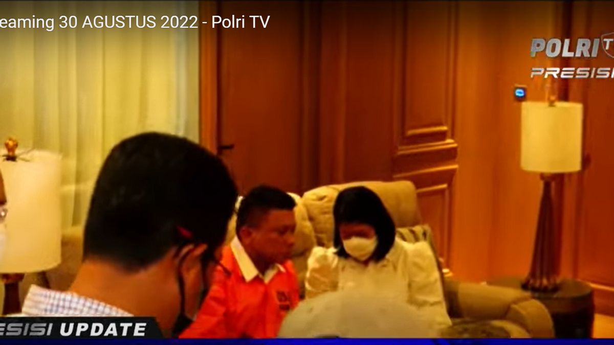 The Whispers Of Putri Candrawati And Inspector General Ferdy Sambo On The 3rd Floor Of The Saguling South Jakarta Private House, What Are You Talking About?