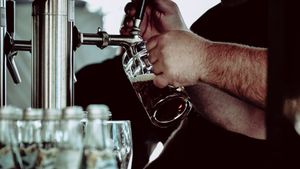 Pengamat: Perpres Jangan Diartikan Pemerintah Dukung Masyarakat Meminum Alkohol
