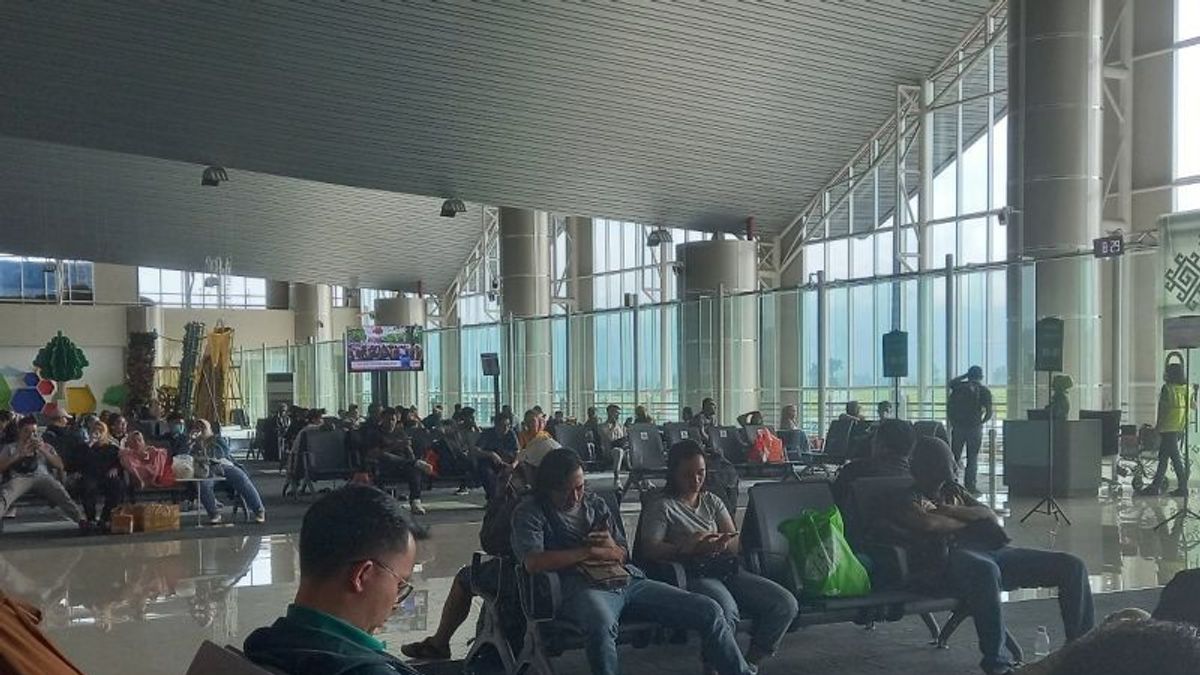 Mount Space Status Awaren, l’aéroport de Sam Ratulangi est fermé