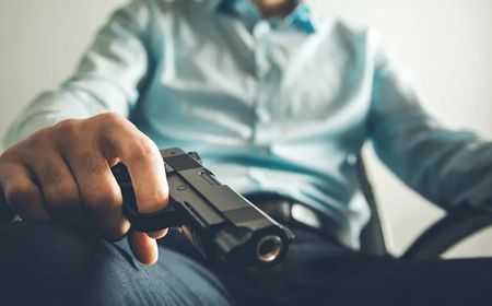 Luka Tembak Tepat di Jidat, Mahasiswa Bunuh Diri Pakai Pistol Orang Tuanya di Dalam Rumah