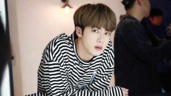 Jin BTS Tunda Wamil Sampai Akhir 2021