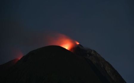 Letusan Eksplosif Gunung Ile Lewotolok Masih Berlangsung