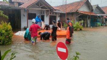 Rumah Terendam Banjir, BPBD Sebut 105 Warga Pekalongan Mengungsi ke Sejumlah Titik