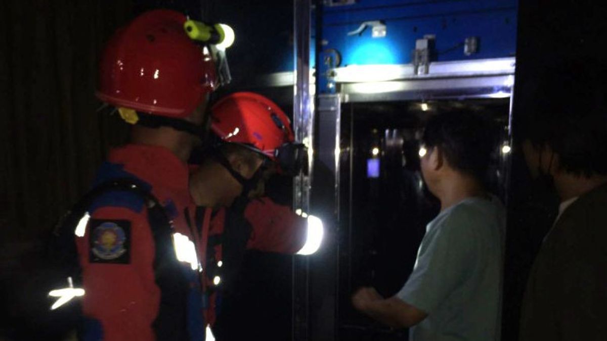 L’électricité déchirée, 6 personnes piégées dans l’ascenseur d’hôtel de Jaksel