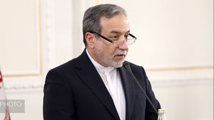Menlu Araghchi Kritik Macron Abaikan Serangan terhadap Fasilitas Energi Iran