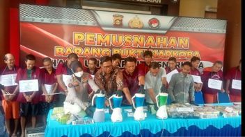 South Sumatra Police Destroys 36 Kg Of Methamphetamine, The Method Is To Be Mixed With Detergen And Then Bagged