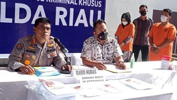 这家银行的 Riau 出纳员伪造客户签名窃取了 13 亿印尼盾的货币价值