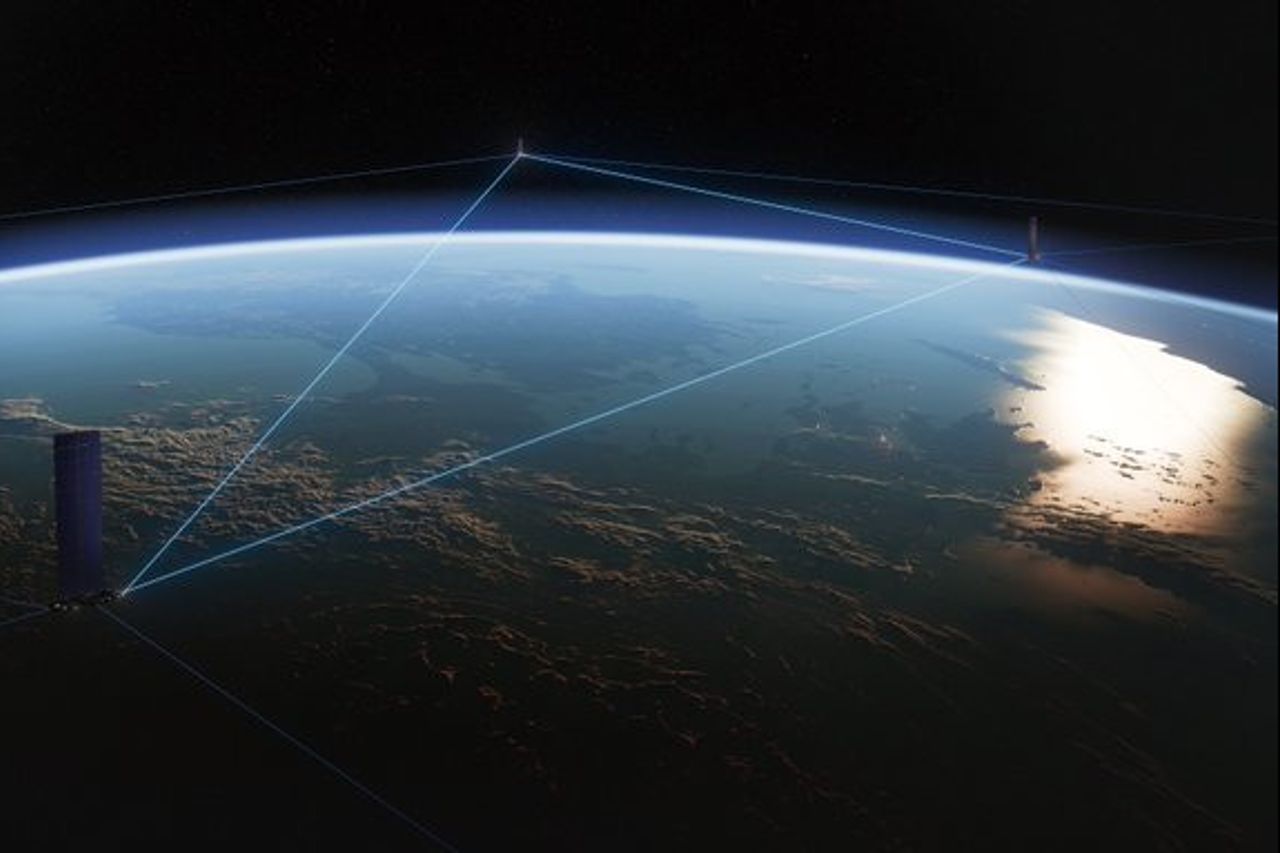 科学者たちは、100万個以上の衛星が低軌道を埋める可能性について警告しています