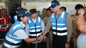 Menko AHY Sapa Penumpang KM Labobar di Pelabuhan Tanjung Priok