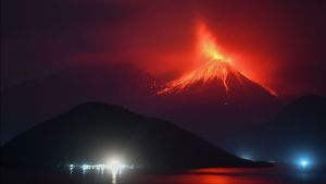 NTT的四个机场由于Lewotobi火山爆发而尚未运营