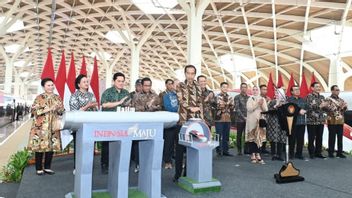 Kale sikkop 2023: Le train à grande vitesse whoosh inauguré par le président Jokowi au milieu d’une polémique