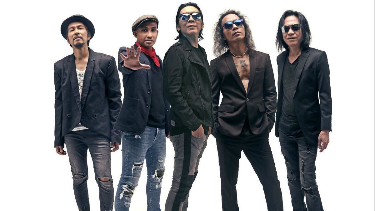 Half His Life Was Spent With Slank, Ridho: Family For Me