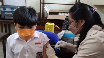 保健局:バタム州の97,624人の子供たちに完全なCOVID-19ワクチンを注射されました