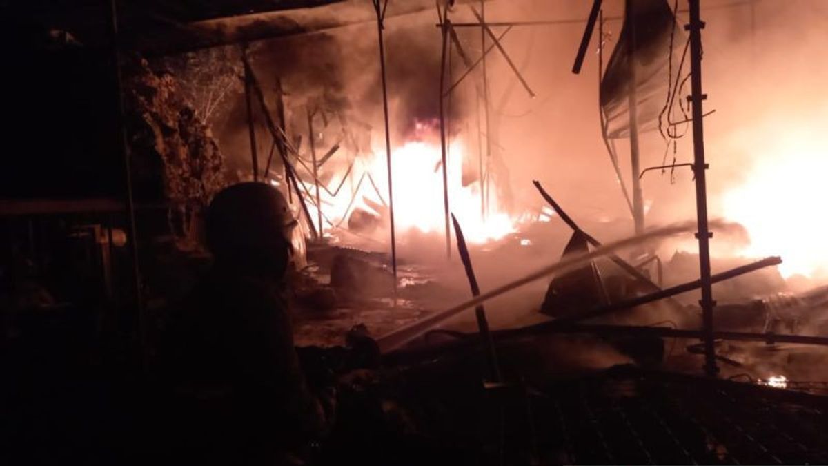 Lapak Barang Bekas di Cipayung Jakarta Timur Ludes Terbakar, Kerugian Sampai Rp300 Juta