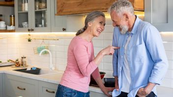 Not Choosing To Separate, Here Are 6 Realistic Tips To Maintain Marriage