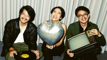 アジアツアーの3カ国を訪れる準備をしたいリトルフィギュア