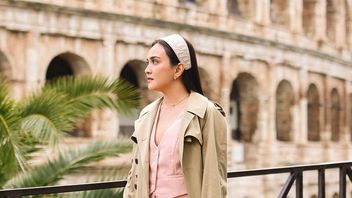 8 Portraits Of Shandy Aulia On Vacation In Italy During The Divorce Process