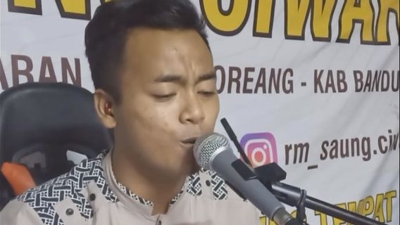 Viral Seorang Pria Nyanyikan Lagu I Surrender dari Celine Dion