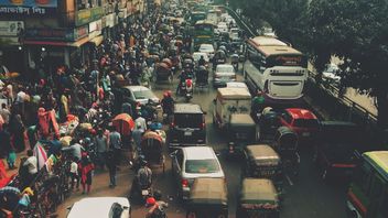 Des centaines de manifestants à Dacca du Bangladesh : des violences contre les minorités hindous après Hasina Mundur