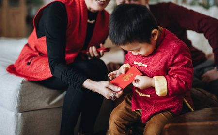 Tradisi Menarik Perayaan Tahun Baru Imlek di Negara Asia, Pembagian Angpao jadi yang Paling Ditunggu