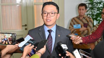 man Mochtar Kusumaatmadja titre de héros national au ministre des Affaires étrangères Sugiono : C'est une situation extraordinaire