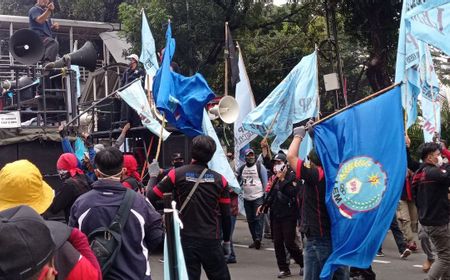 Menurunnya Tren Penolakan UU Cipta Kerja di Medsos