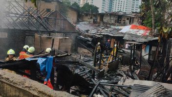 Korban Kebakaran Karet Tengsin Diungsikan ke Aula Masjid, Lurah Jelaskan Permukiman Padat Milik Swasta