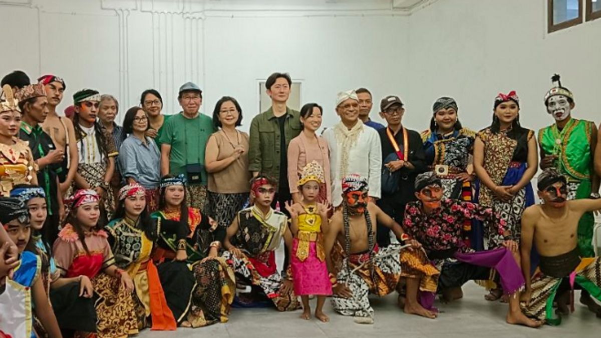 Samuel Wattimena's Designer Collaboration For Arts In Semarang