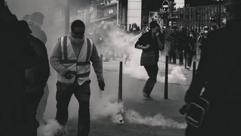 Student Demonstration Riots Against Bangladeshi PM Regarding Work Quota, Thousands Of Antihuru-hara Police Deployed To Campus