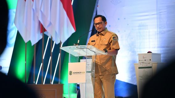 Regional Budget Allocation Of IDR 502 Trillion, Minister Of Home Affairs Tito Targets Local Governments To Purchase Domestic Products And Services Of Up To IDR 200 Trillion