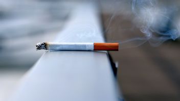 第一项研究证明了历史上吸烟与癌症之间的联系 今天，1964年1月11日