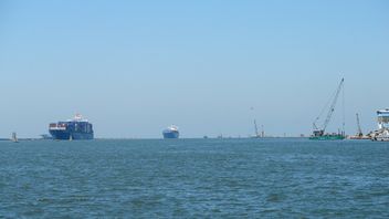 Ever Green Container Ship Crashing Incident: Suez Canal Records Record Revenue, Reaches IDR 90 Trillion