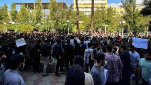 Tingkatkan Tekanan Terhadap Pemerintah Teheran, Mahasiswa Iran Gelar Aksi Mogok