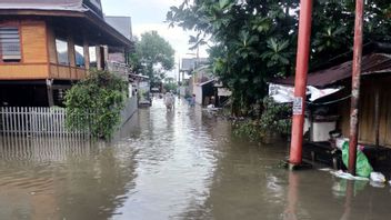 Enrekang的洪水淹没了数十所房屋,跨苏拉威西公路破裂