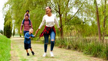 gardez votre enfant à la connaissance de la sécurité afin de ne pas vous en désintéresser lorsqu’il jouera à l’extérieur de la maison