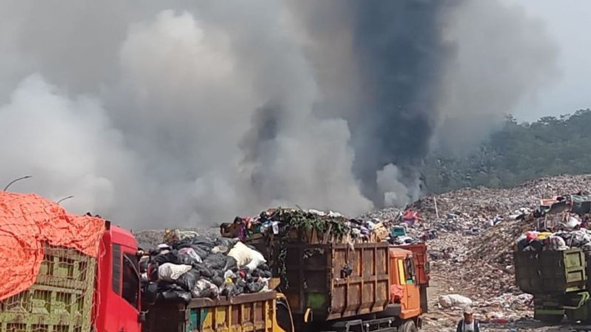 萨里穆克蒂垃圾填埋场的火灾没有被扑灭,万隆排出BTT包括废物紧急工作组的形式