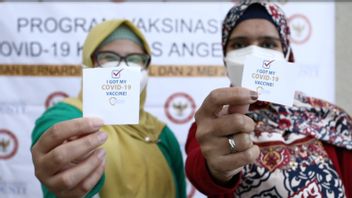Voir Covid-19 Vaccination Pour Les Citoyens Indonésiens Pendant Le Ramadan à Los Angeles