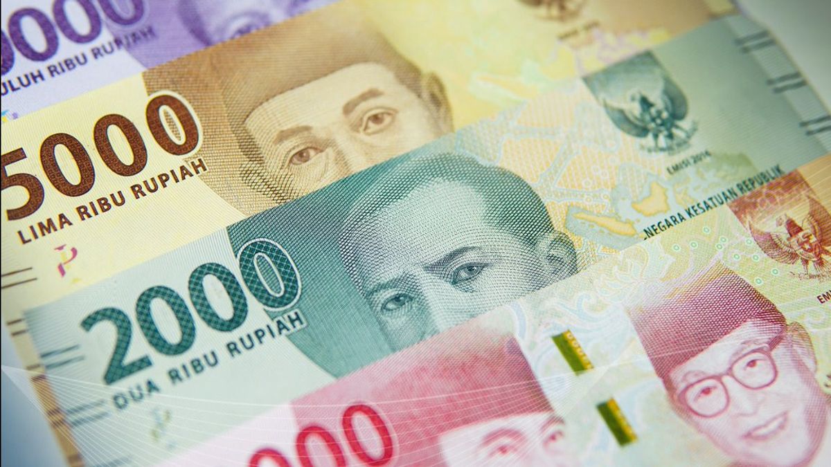 Monday Opened The Rupiah To Weakens To A Level Of Rp16,450 Per US Dollar