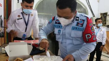 バニュワンギ刑務所の囚人のためにティティパン米で密輸された危険なハードドラッグ
