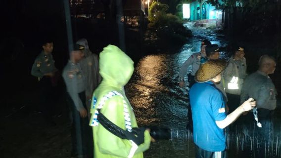 ロンボク島中部の3つの村が浸水