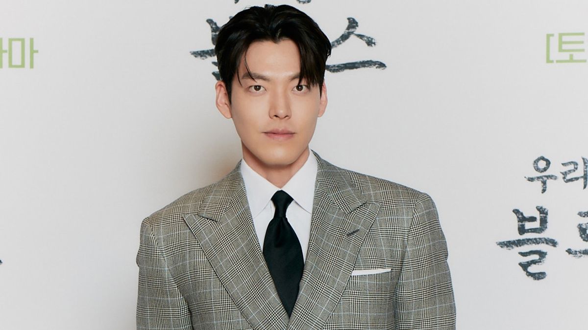 Kembali Akting dalam <i>Our Blues</i>, Kim Woo Bin Akui Sempat Mabuk Laut