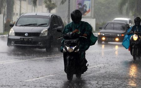 Prakiraan Cuaca Sabtu 25 Juni: Jabodetabek dan Mayoritas Kota Besar Hujan