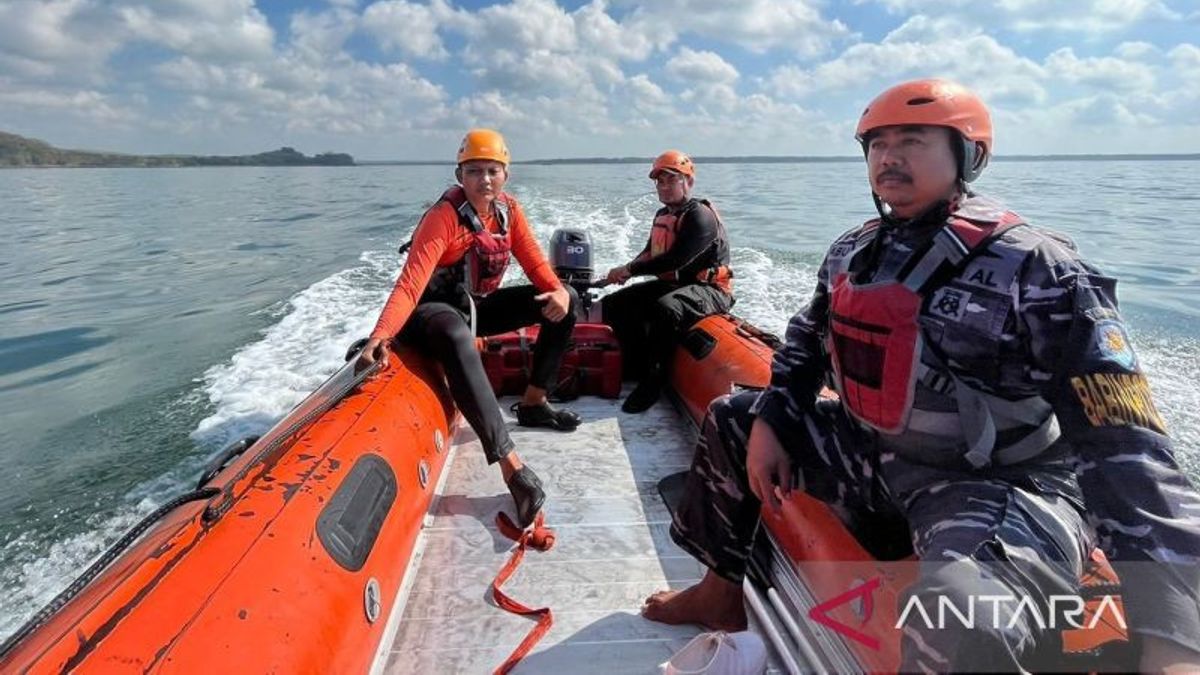 Tim SAR Gabungan Banyuwangi Perluas Pencarian Tiga Nelayan Tenggelam