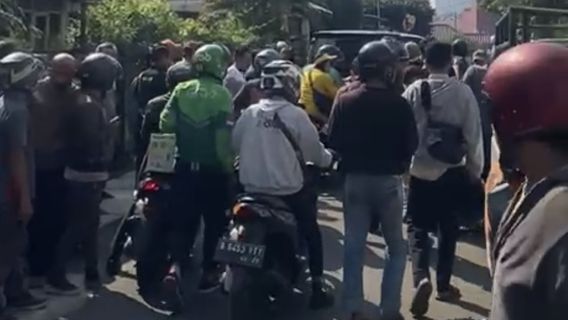 Komplotan Pencuri Motor di Kebayoran Baru Dihajar Massa