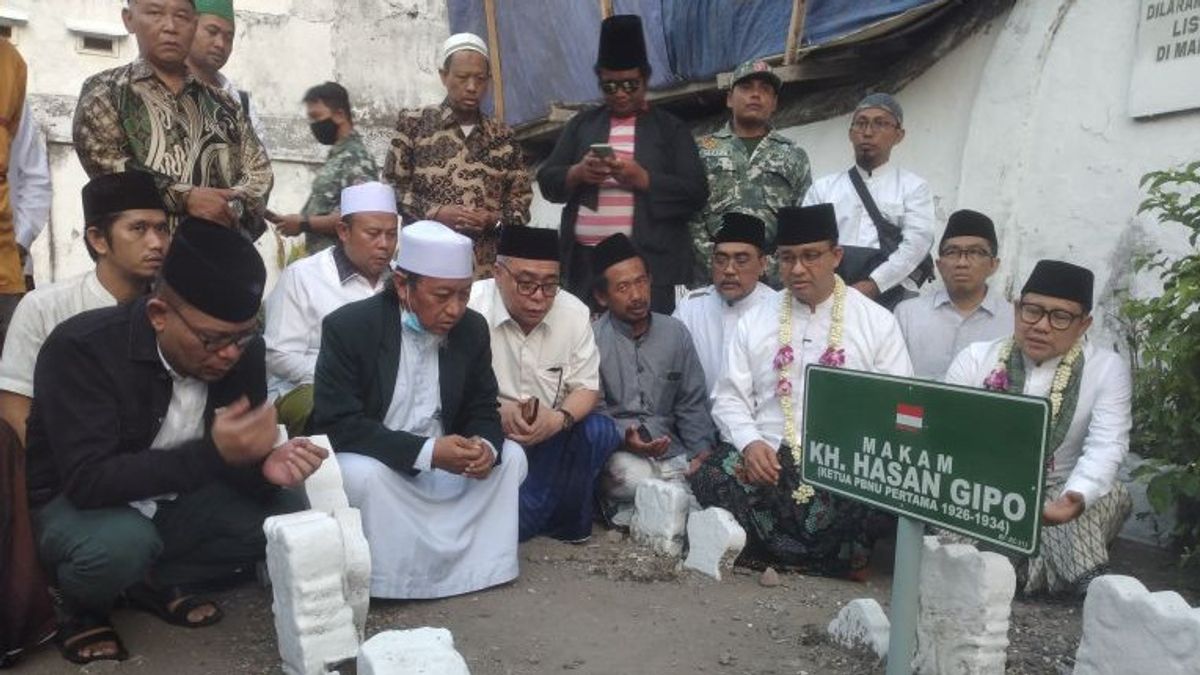 Anies-Cak Imin Ziarahi Makam Ketum PBNU Pertama