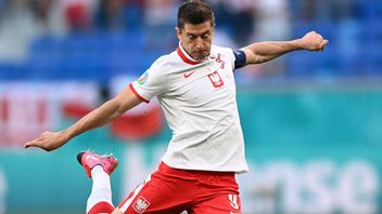 Pelatih Slovakia Sebut Mematikan Pergerakan Lewandowski Jadi Kunci Kemenangan Timnya
